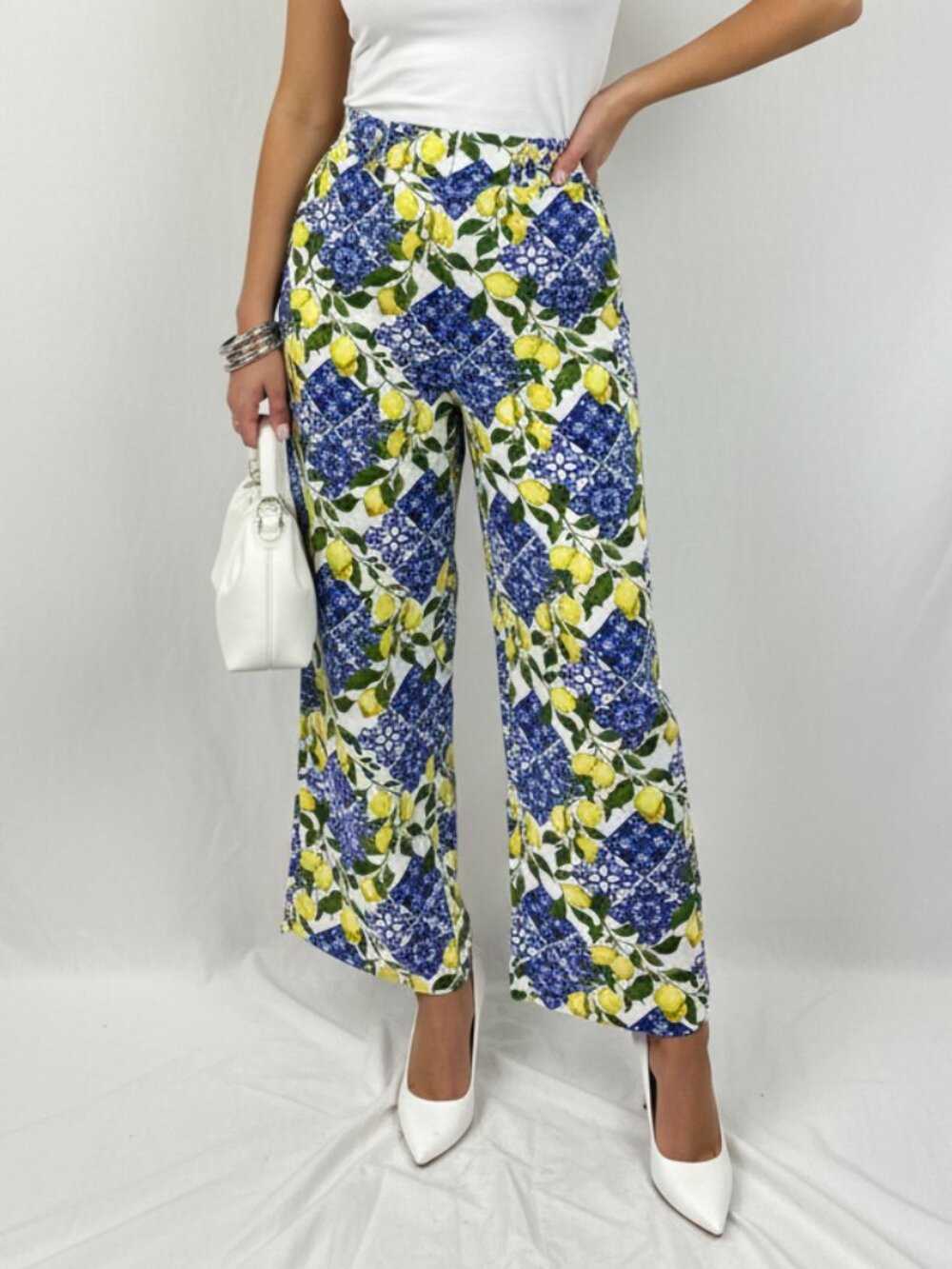 Classic Concepts Linen Blend White Yellow  Blue Lemon Split Leg Capri Pants S